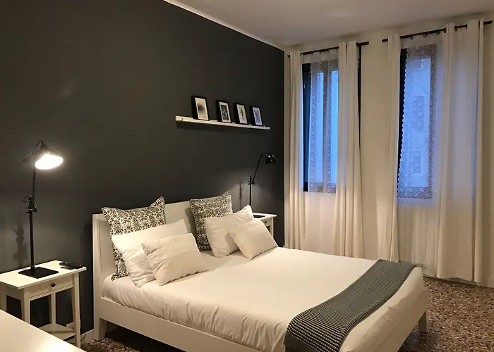 Venetian Experience 3* ונציה